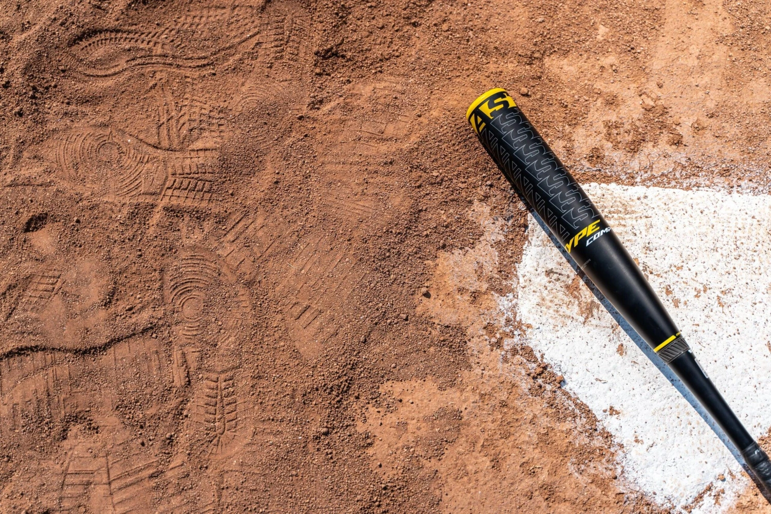 2023 Easton HYPE Comp (-3) BBCOR Baseball Bat: BB23HC - Image 5